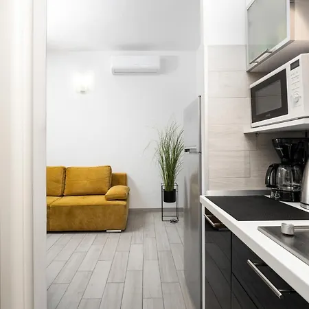 Astrid 1 By Briskva Apartament