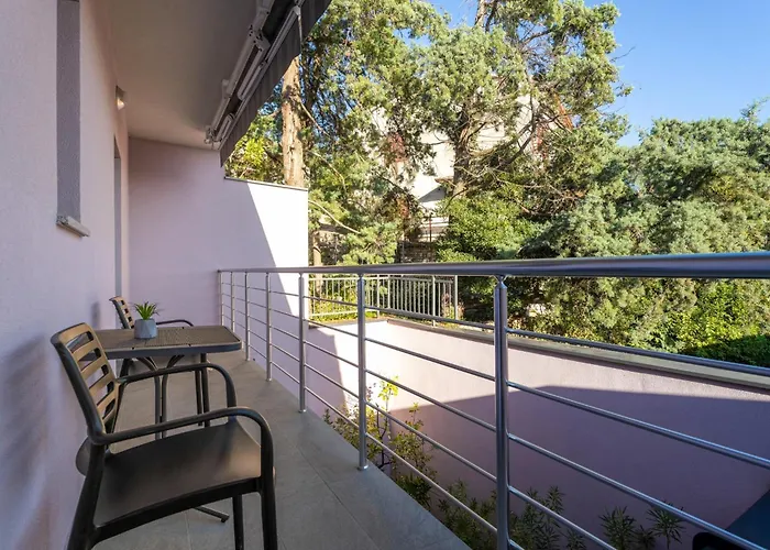 Astrid 1 By Briskva Apartament *
