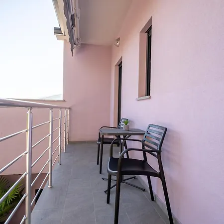 Apartment Astrid 1 *